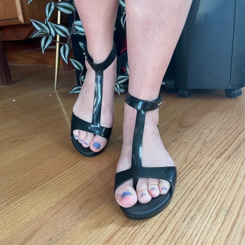 Melissa black ankle sandal - size 7